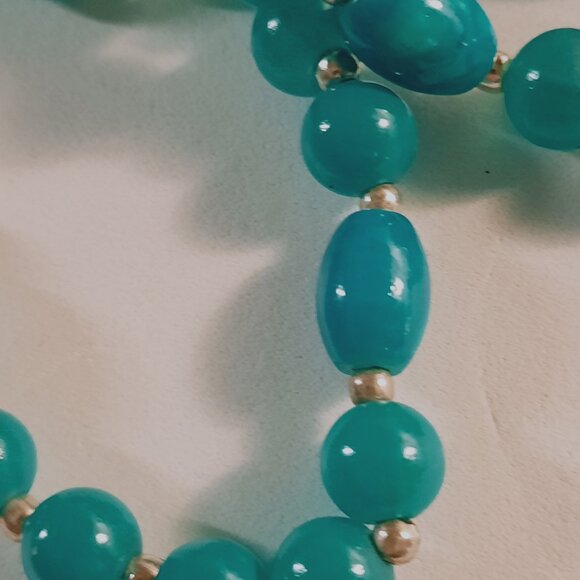 Elegant Turquoise Beaded Necklace - Picture 1 of 2